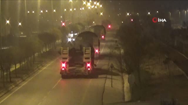 Suriye'ye Fırtına Obüs, Tank, Topçu Bataryası ile Mühimmat Sevkıyatı Yapıldı