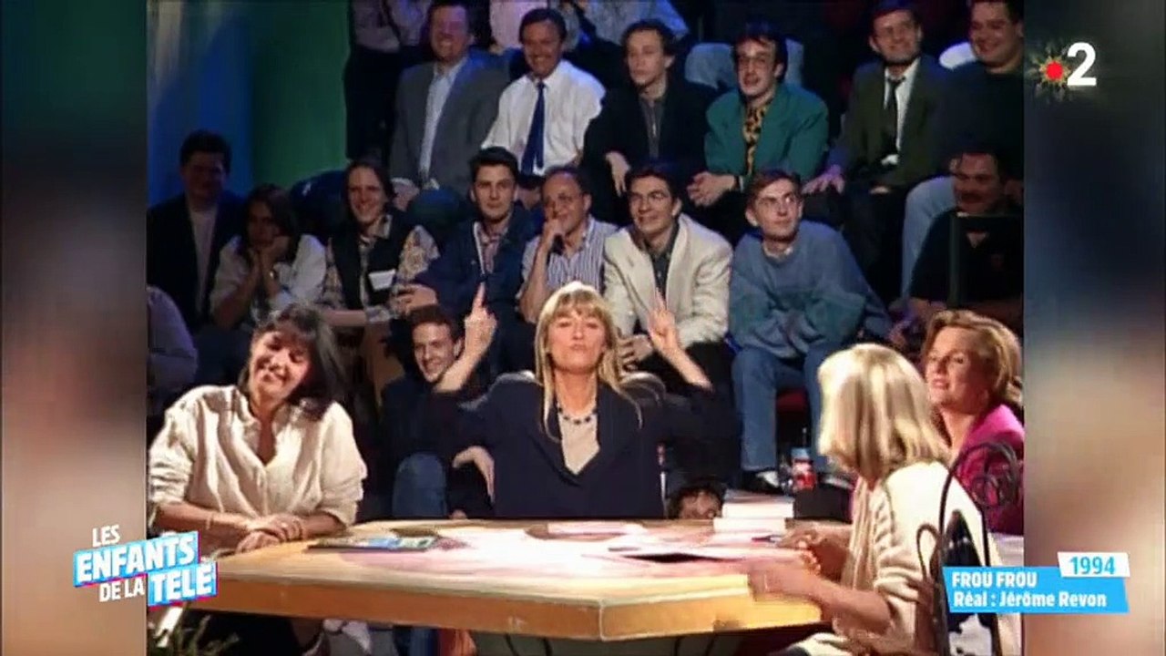 "Les enfants de la télé" retrouvent des images improbables de Carla Bruni en cuisine avec Jean-Pierre Coffe faisant... du boudin ! Vidéo