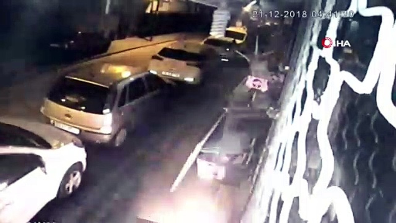 Zeytinburnu'nda bir marketin kundaklanma anı kamerada