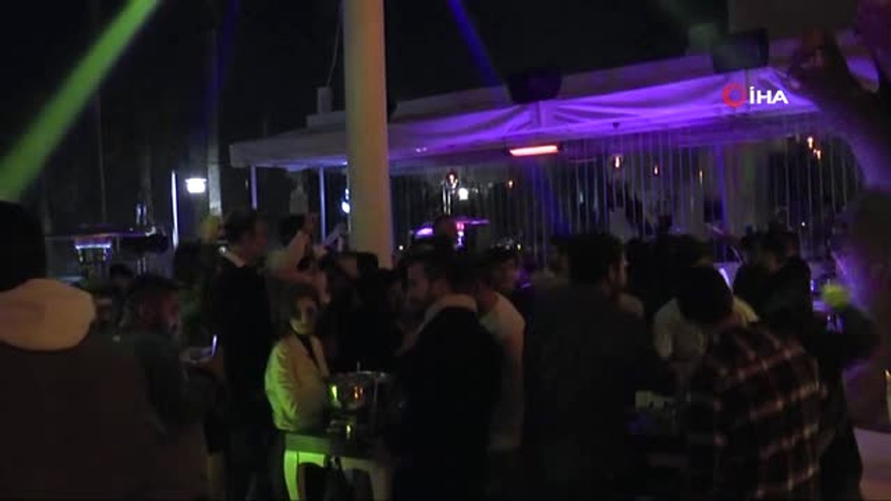 Ünlü Dj Suat Ateşdağlı Dj'lik Yapan Sosyal Medya Fenomenlerine Ateş Püskürdüibi Giderler"