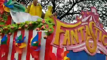 MayWard, LoiNie, DonKiss, Vice Ganda at Iba Pang Stars ng "Fantastica" Basang Basa Sa Ulan MMFF 2018 Parade of the Stars