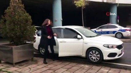Metin Akpınar ve Müjdat Gezen adliyede