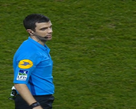 لقطة: الدوري الفرنسي: صافرات استهجان لمشجّعي موناكو بعد هزيمة الفريق أمام غانغان