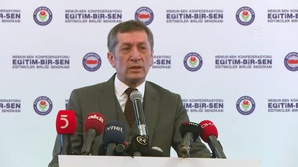 Bakan Selçuk: "Sendikal Hareketin Öğretmenler Lehine Güçlenmesi Hepimizin Ortak Gayesi"