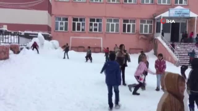 Bingöl Beyaza Büründü... Kar Yağışına En Çok Çocuklar Sevindi