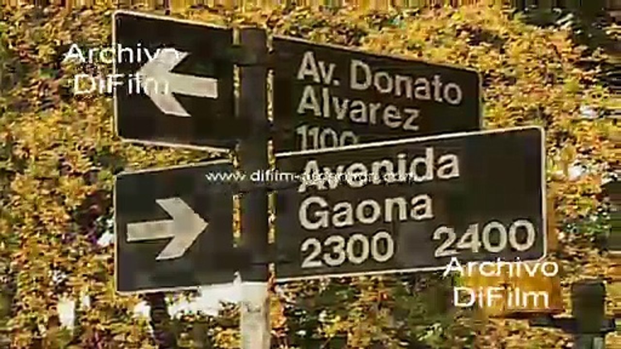 Imagenes generales de la Plaza Irlanda - Barrio de Caballito 1997