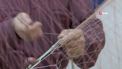 Ona 'Ağların' Efendisi Diyorlar...ağların Efendisi Tam 37 Çeşit Ağ Örebiliyor