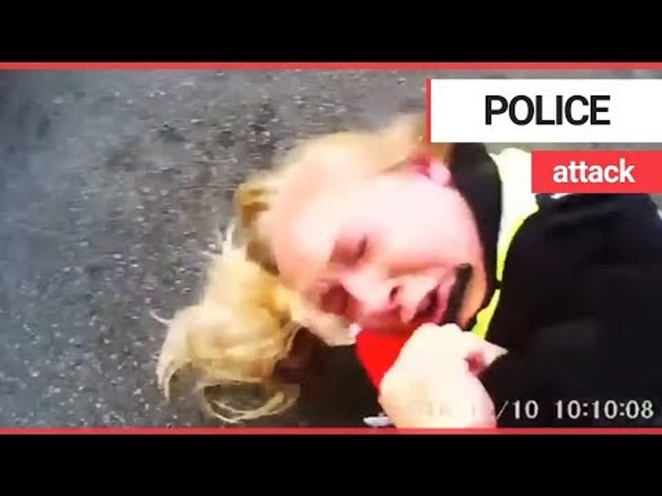 Two female police officers attacked by thug | SWNS TV