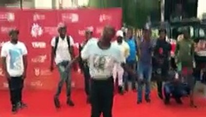 OLHA JOÃO  MISTURA SEU TALENDO