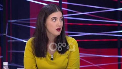 Ora News - Studentja Hasa: Kryeministri favorizon oligarkët dhe shkel me këmbë të varfrit