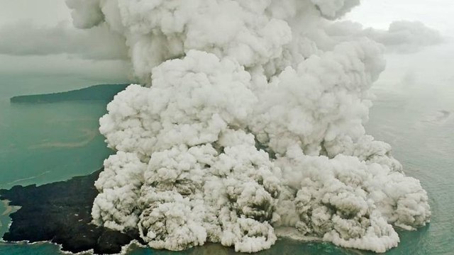 Цунами: число погибших достигло 429 человек