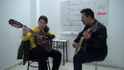 Denizli Sol Eli Olmayan Nuriye, Gitar Çalarak Konser Verecek