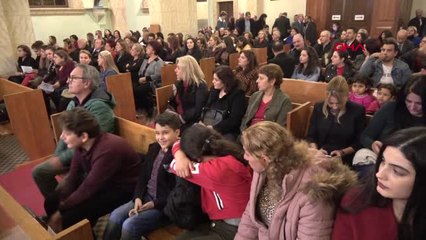 Mersin'deki Noel Ayininde Barış İçin Dua Edildi