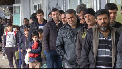 Greece: Thousands of asylum seekers enduring winter in tents