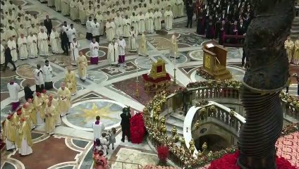 Papst kritisiert in Christmette menschliche Gier und Konsum