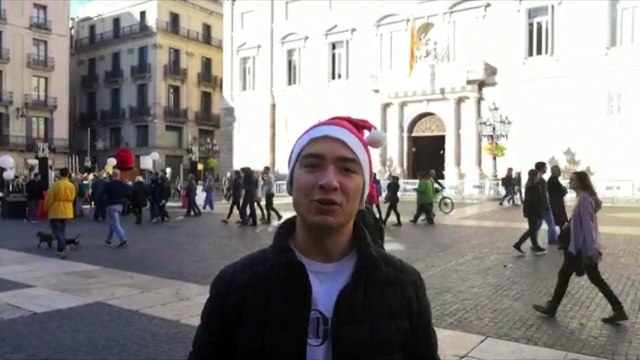 La Resistencia española entrega carbón a Torra en Navidad en el Palacio de la Generalidad (1)