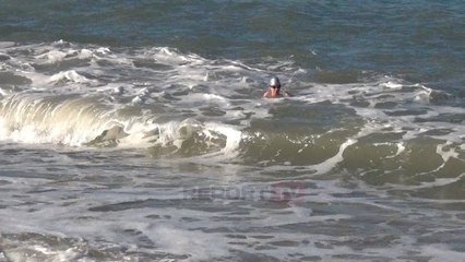 Report TV - Vlorë, Krishtlindjet në det/ Flasin 'notarët' që sfidojnë të ftohtin