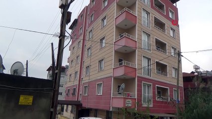 Oyuncağını almak isterken beşinci kattan düştü
