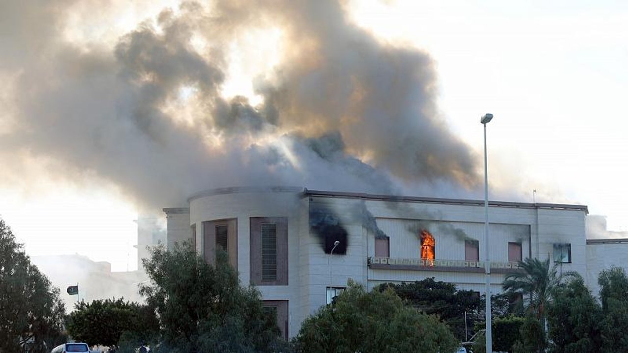 Επίθεση αυτοκτονίας στο υπουργείο Εξωτερικών τη...