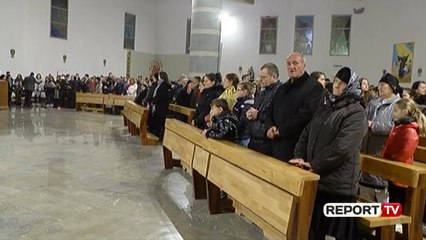 Report TV - Lezhë, besimtarët kremtojnë Krishtlindjen