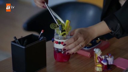 Feride’den Neriman’a, el emeği göz nuru hediye! - Kırgın Çiçekler 96.Bölüm