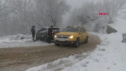 Bursa Uludağ Yolunda Araçlar Kar Nedeniyle Yolda Kaldı