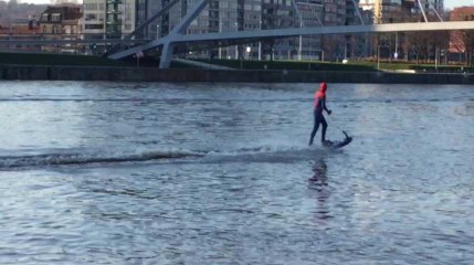 LIEGE- Deux Spiderman sur l’Ourthe a La Boverie