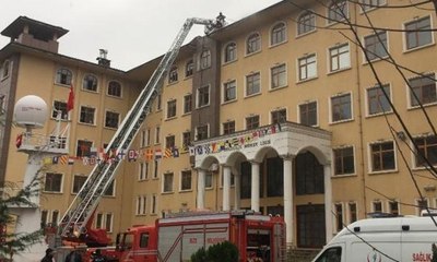 Rize'de okulda yangın paniği