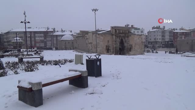 Kar Uyarısı Okulları Tatil Ettirdi