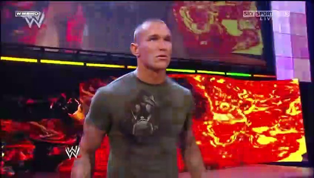 WWE Raw 08/06/2009 Randy Le Rompe El Brazo A Batista [Parte 02/02] [Español Latino] By Omar & Acebey by wwe entertainment