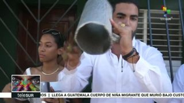 Entre ricos platillos y buena música celebra Rep Dominicana la Navidad