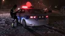 Afyonkarahisar-Antalya kara yolu kar yağışı nedeniyle kapandı - AFYONKARAHİSAR