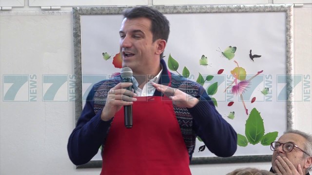 VAKT I NGROHTE PER TE VARFRIT, VELIAJ SHERBEN USHQIM NE MENSAT SOCIALE - News, Lajme - Kanali 7