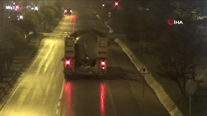 Kilis'ten Münbiç Bölgesine Tank Sevkıyatı