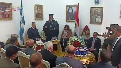 شاهد.. محافظ دمياط تزور كنيسة الروم الأرثوذكس للتهنئة بالعيد