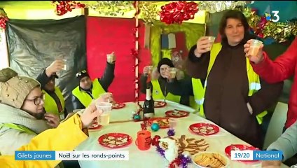 À Noël, les "gilets jaunes" continuent d'occuper les ronds-points
