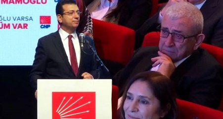 Ekrem İmamoğlu'nu Kürsüde Gören Babası Gözyaşlarına Hakim Olamadı