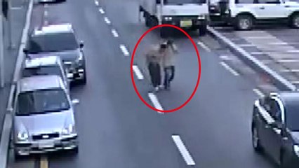 고의 사고로 합의금 갈취...'무면허'만 노렸다 / YTN