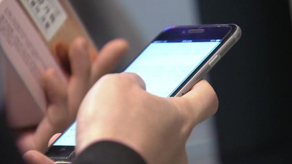 병사들 내년부터 스마트폰 들고 저녁 외출 / YTN
