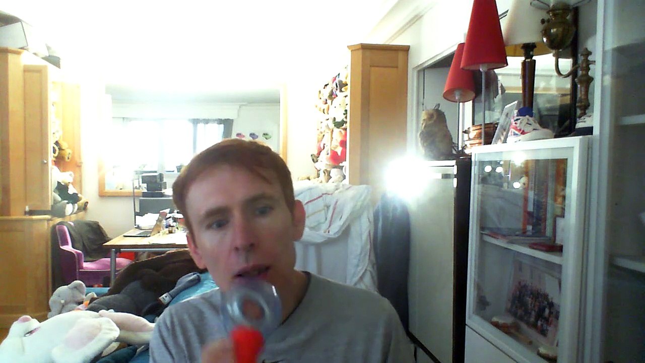 Wiwi égratigne "danse" de Fanny Bloom