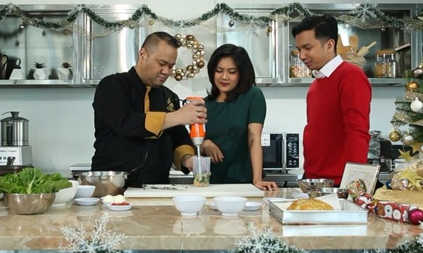 Kreasi Kue Natal: Beef Wellington dan Caecar Salad with Pesto Chicken