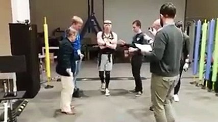 197 நாட்கள் ஸ்பேஸில் இருந்த வீரர்.. பூமிக்கு வந்ததும் நிகழ்ந்ததை பாருங்க!-வீடியோ