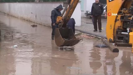 Şiddetli Yağış Su Baskınlarına Yol Açtı