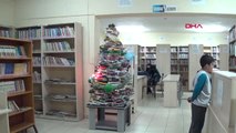 Afyonkarahisar Kütüphanede 'Kitap Ağacı'