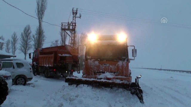 Kar yağışı ulaşımı aksattı - TOKAT