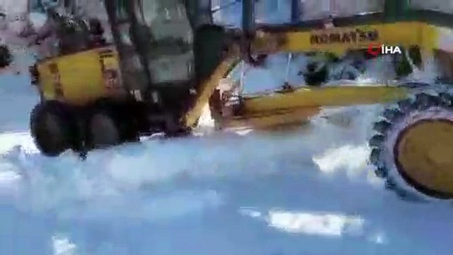 Ovacık’ta okullara kar tatili... Kar yağışı nedeniyle 91 köy yolu ulaşıma kapandı