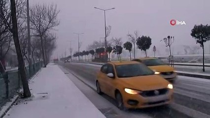 Kar Yağışı Aniden Bastırdı, Sultangazi Beyaza Büründü