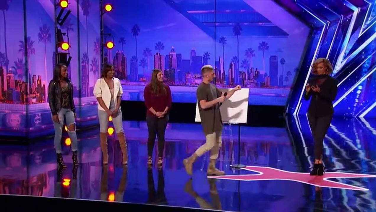 Magician Shocks Judges With A Prediction on Ame...