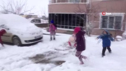 Kırşehir'de Çocuklar Karın Keyfini Poşetlerle Kayarak Çıkardı