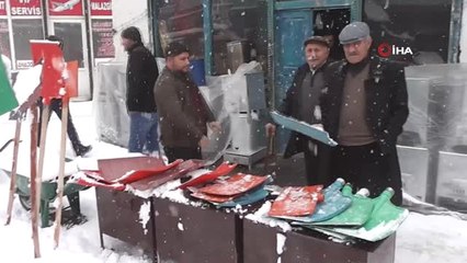 Erzurum'dan Getiriyorlar, Kar Küreklerinde Taleplere Yetişemiyorlar